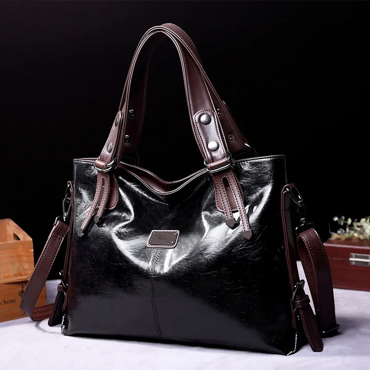 Adore |  Ledertasche