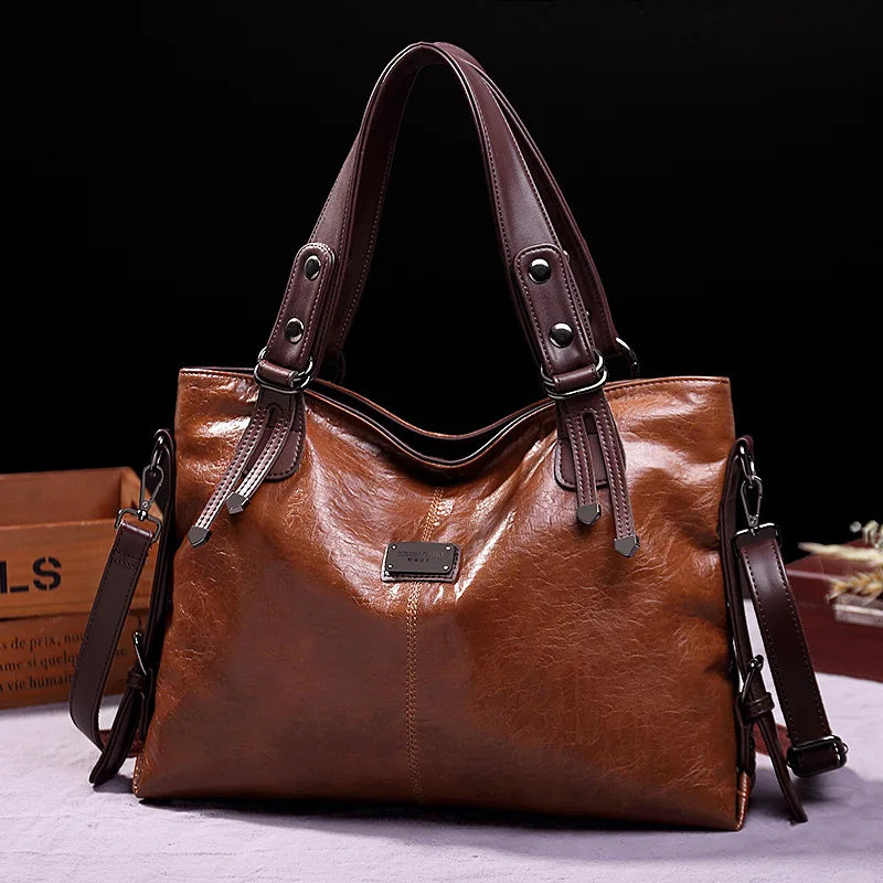 Adore |  Ledertasche